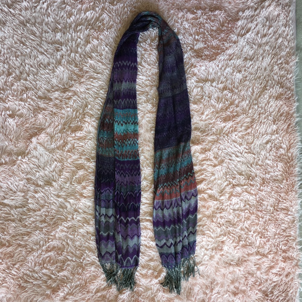 3-Piece Boutique Winter Scarf Bundle · Braided Knit, Shimmer & Patterned Styles - Picture 4 of 12